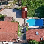 Gorgeous In * Sinj