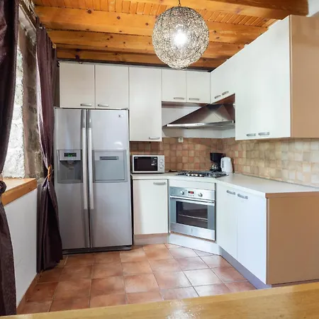 Beautiful In Ferienhaus Sinj