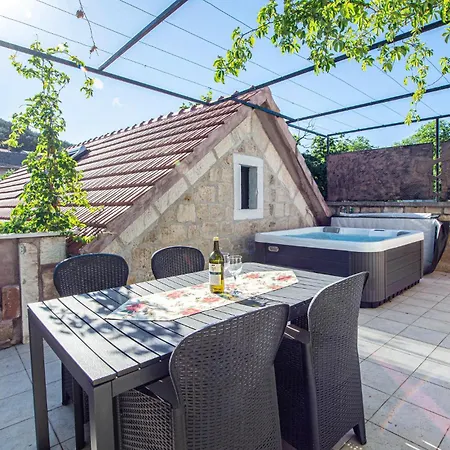 Stunning In With Jacuzzi Sinj